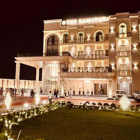 The Ramayana Hotel, Ayodhya מראה חיצוני תמונה